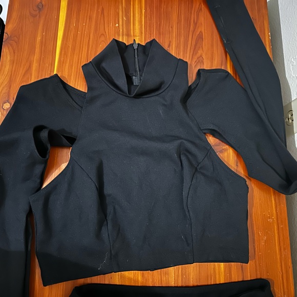 Urban Outfitters Two Piece Cutout Cropped Top and Pant Set. Size Small - Picture 7 of 9